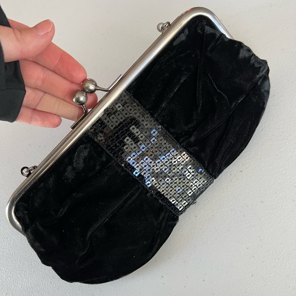 Ann Taylor Loft Velvet wristlet - Picture 3 of 3